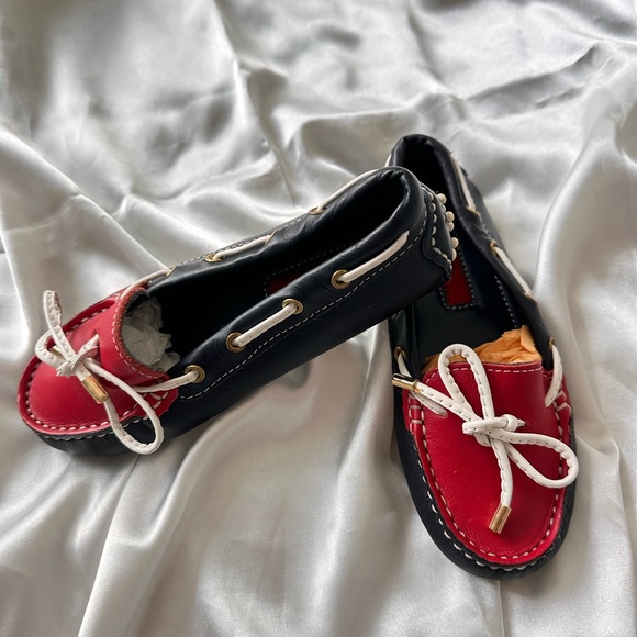 New CH Carolina Herrera Red and Black Loafers for girls - Picture 5 of 13
